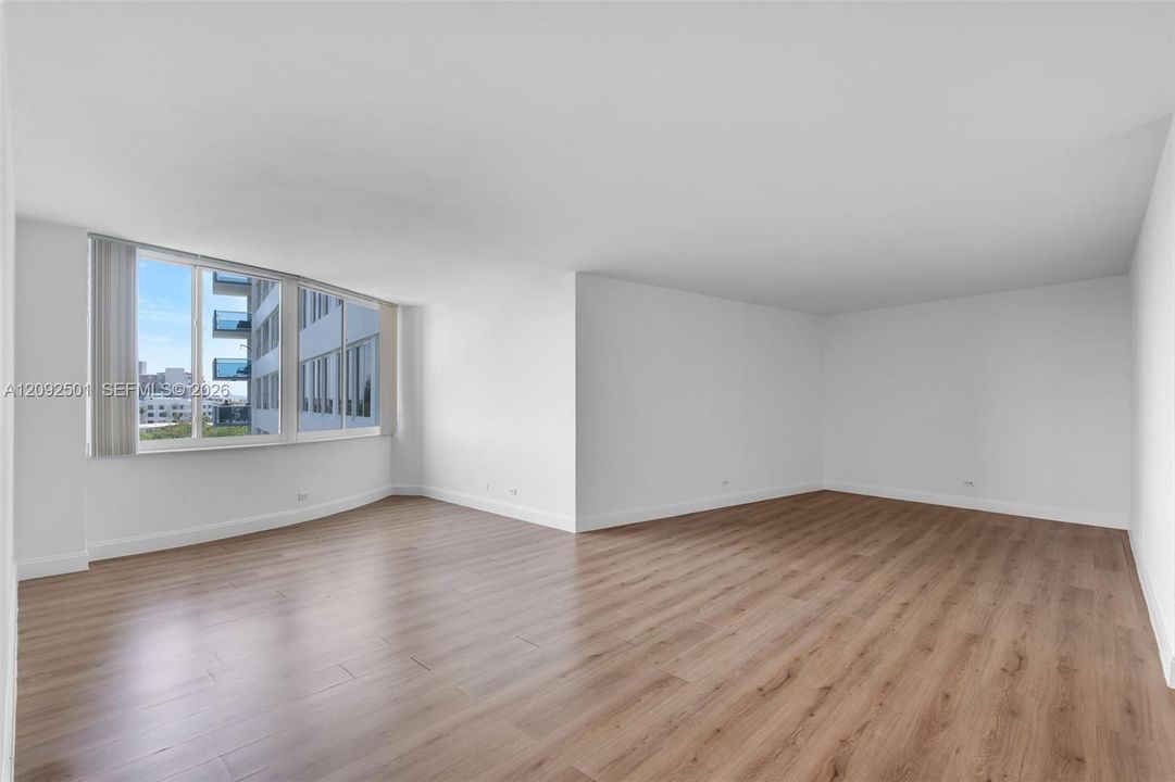 В аренду: $2,700 (2 спален, 2 ванн, 1207 Квадратных фут)