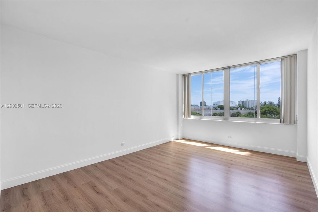 В аренду: $2,700 (2 спален, 2 ванн, 1207 Квадратных фут)