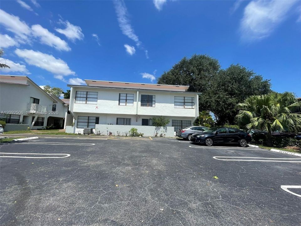 For Rent: $2,300 (3 beds, 2 baths, 1478 Square Feet)