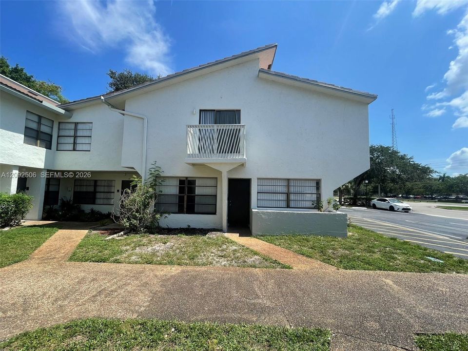 For Rent: $2,300 (3 beds, 2 baths, 1478 Square Feet)