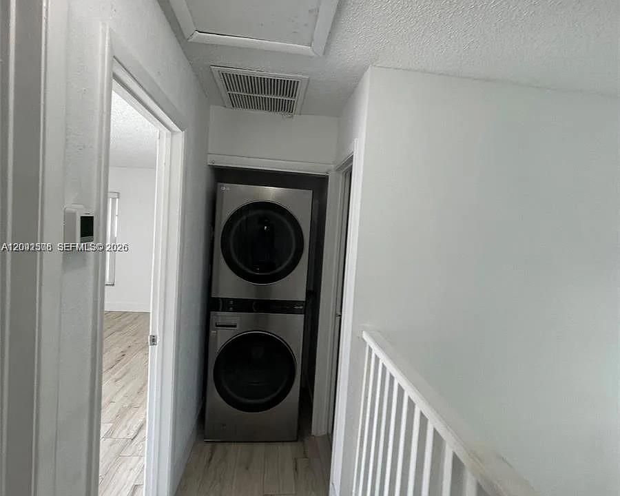 For Rent: $2,300 (3 beds, 2 baths, 1478 Square Feet)