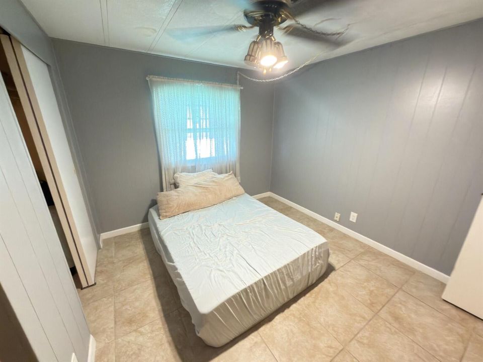 bedroom 2-1