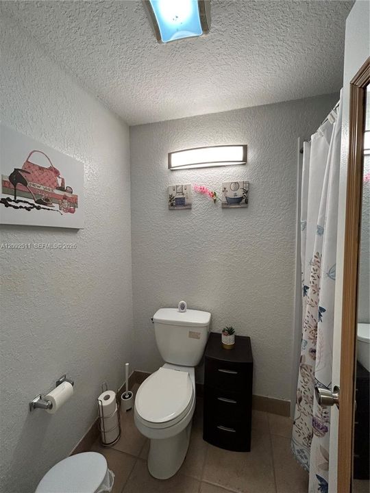 For Rent: $2,050 (1 beds, 2 baths, 1046 Square Feet)