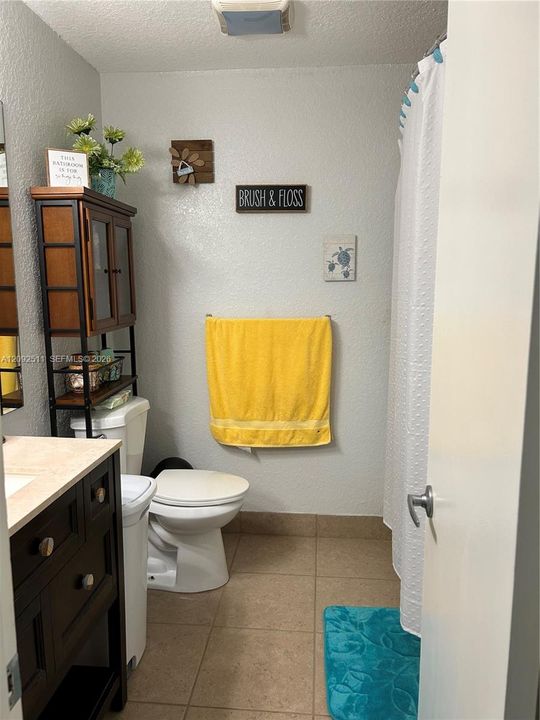 For Rent: $2,050 (1 beds, 2 baths, 1046 Square Feet)