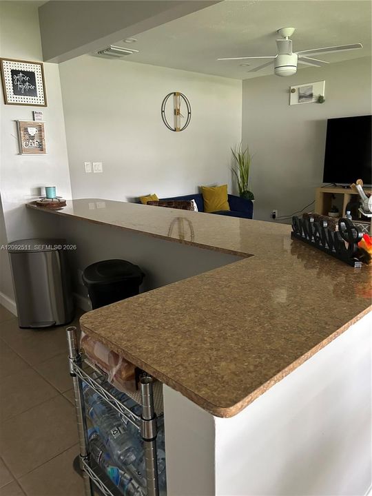 For Rent: $2,050 (1 beds, 2 baths, 1046 Square Feet)