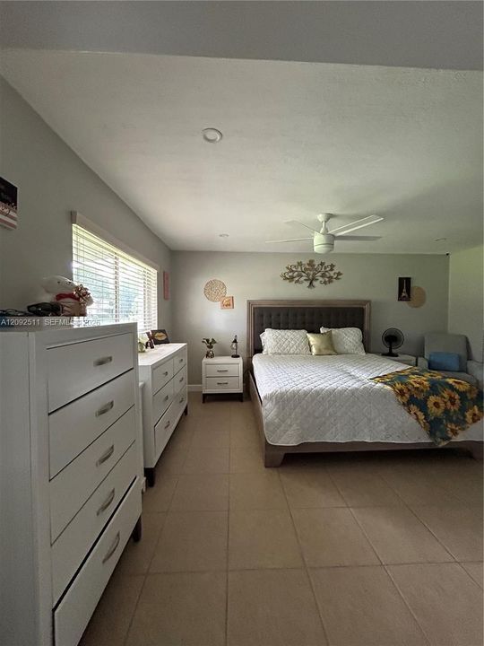 For Rent: $2,050 (1 beds, 2 baths, 1046 Square Feet)
