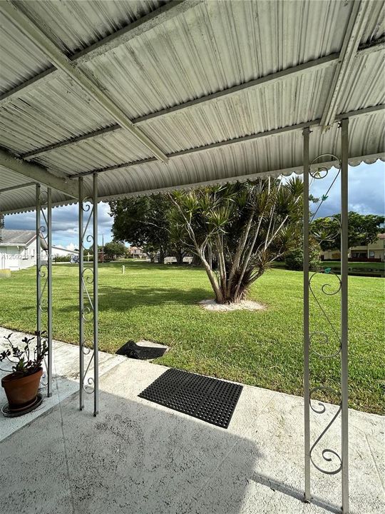 For Rent: $2,050 (1 beds, 2 baths, 1046 Square Feet)