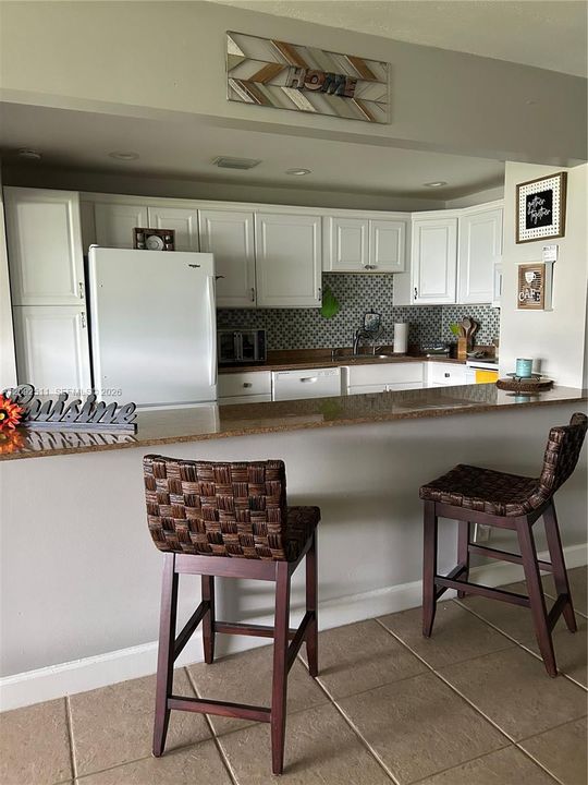 For Rent: $2,050 (1 beds, 2 baths, 1046 Square Feet)