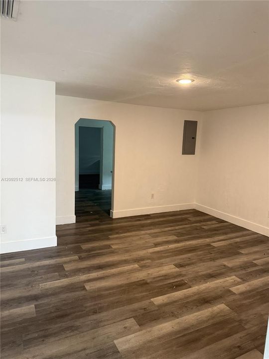For Rent: $3,000 (4 beds, 2 baths, 1950 Square Feet)