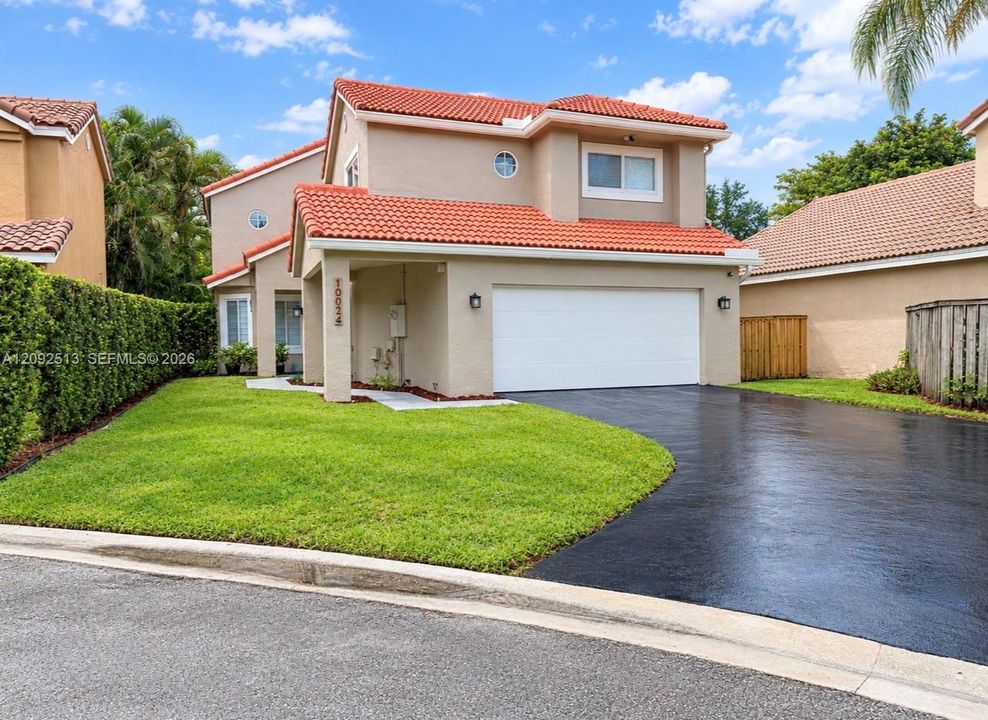 For Sale: $670,000 (3 beds, 2 baths, 2006 Square Feet)