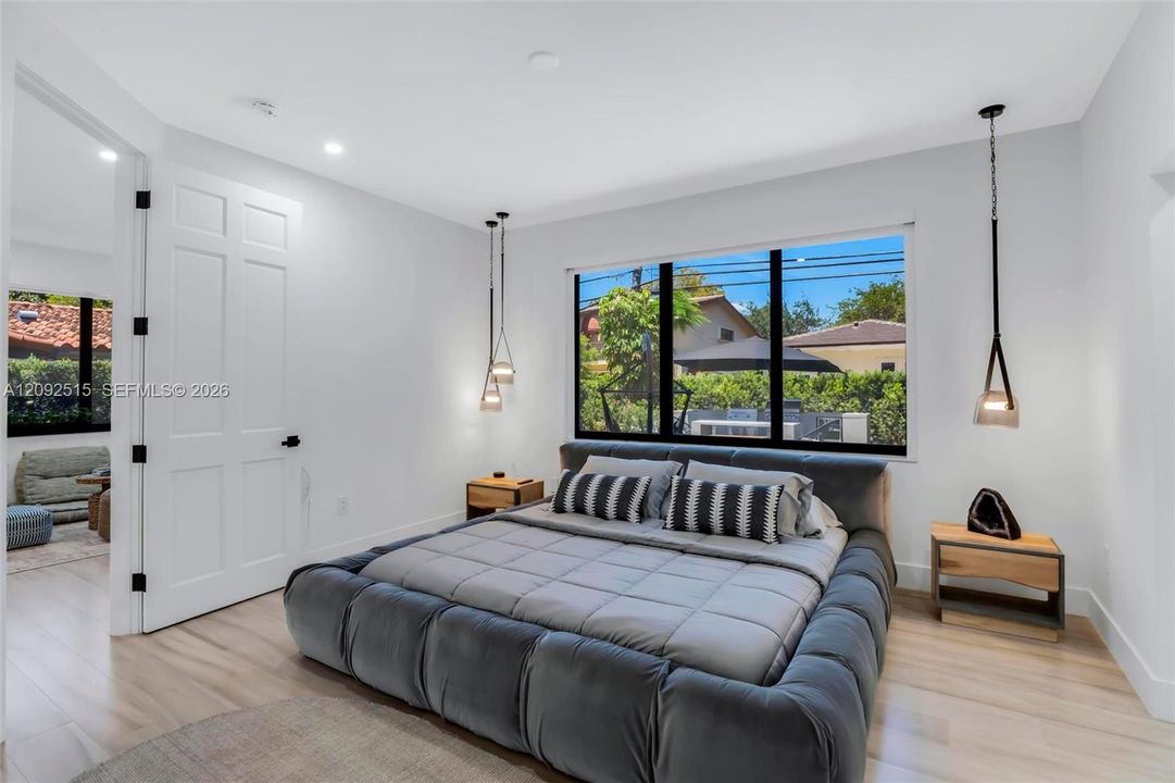 For Rent: $18,000 (4 beds, 2 baths, 1802 Square Feet)