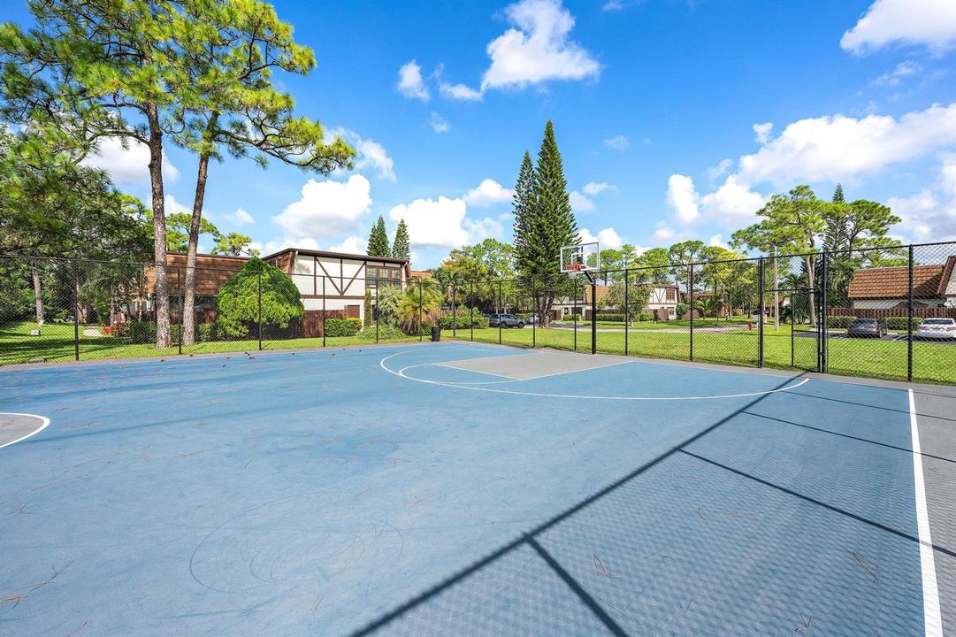 148 Weybridge Cir apt c-22