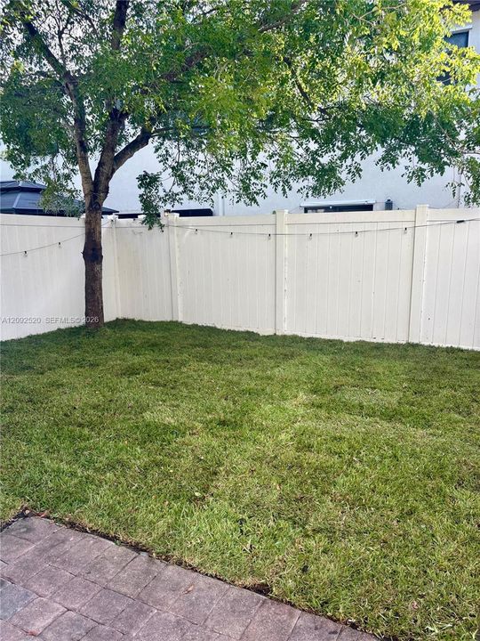 For Rent: $3,100 (3 beds, 2 baths, 1668 Square Feet)