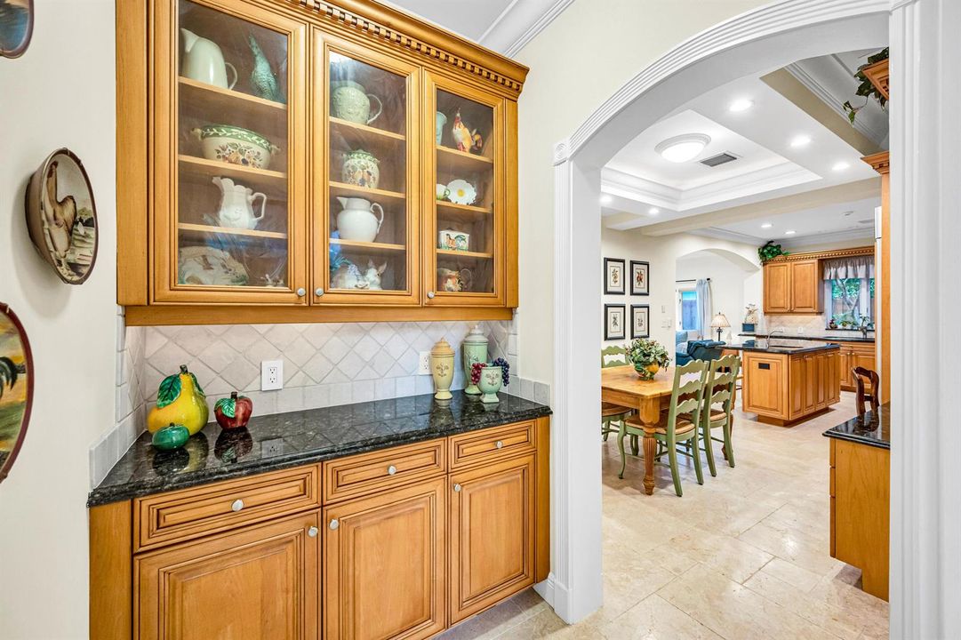 2507 BARCELONA DR-64