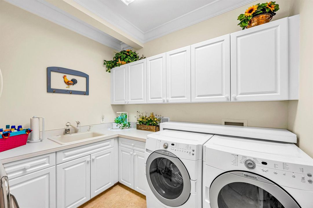 2507 BARCELONA DR-84