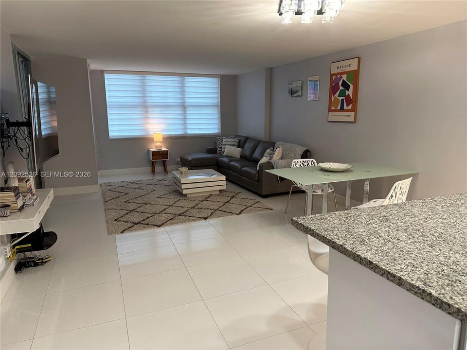 En Renta: $3,450 (2 camas, 2 baños, 1065 Pies cuadrados)