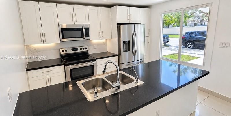 For Sale: $399,990 (4 beds, 3 baths, 1434 Square Feet)