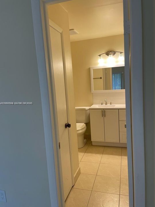 For Rent: $2,300 (2 beds, 2 baths, 957 Square Feet)