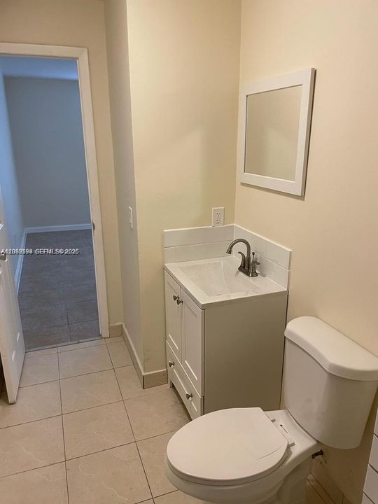 For Rent: $2,300 (2 beds, 2 baths, 957 Square Feet)