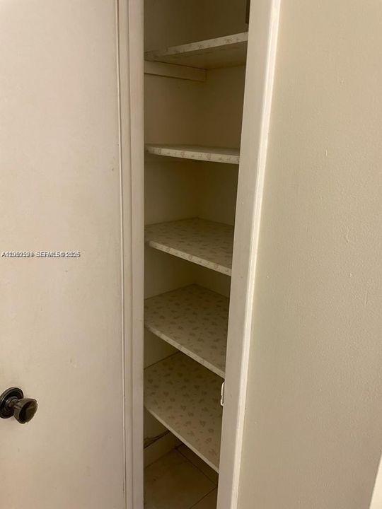 For Rent: $2,300 (2 beds, 2 baths, 957 Square Feet)