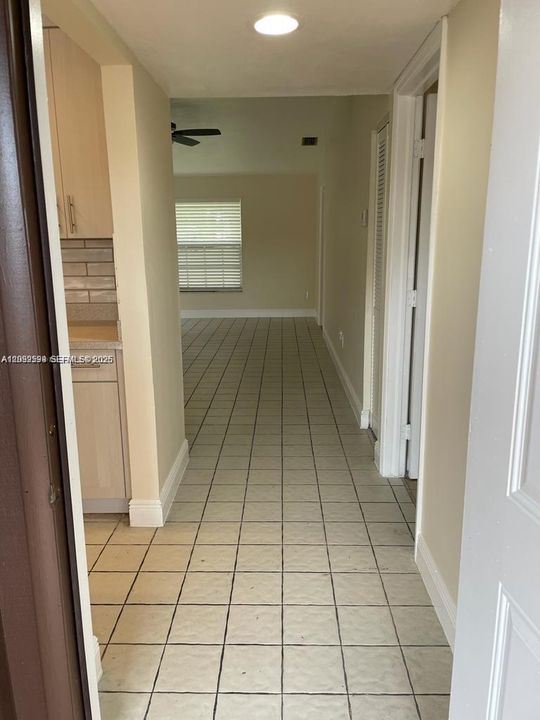 For Rent: $2,300 (2 beds, 2 baths, 957 Square Feet)