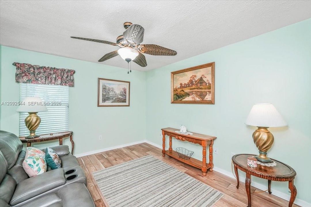 En Venta: $499,000 (4 camas, 2 baños, 0 Pies cuadrados)