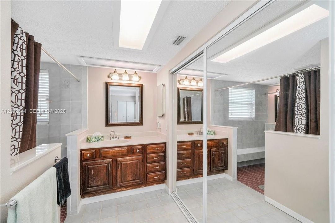 En Venta: $499,000 (4 camas, 2 baños, 0 Pies cuadrados)