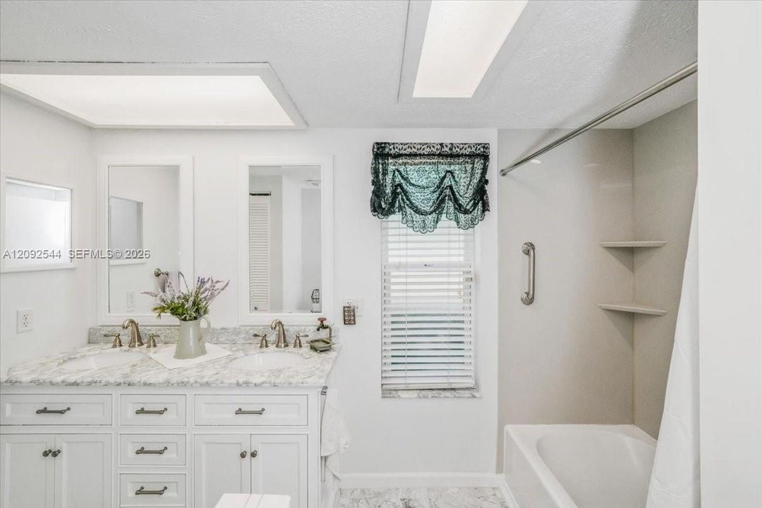 En Venta: $499,000 (4 camas, 2 baños, 0 Pies cuadrados)
