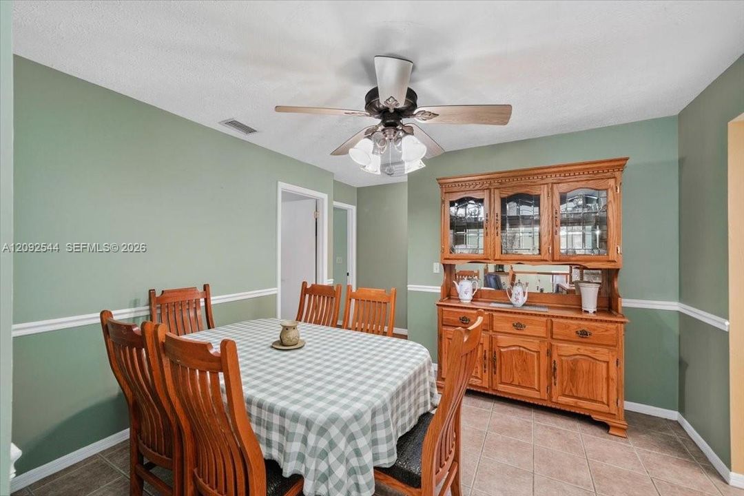 En Venta: $499,000 (4 camas, 2 baños, 0 Pies cuadrados)