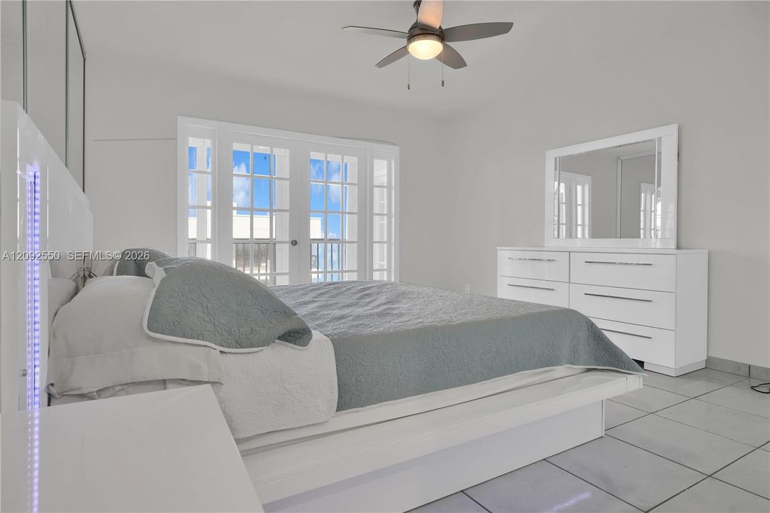 For Sale: $950,000 (3 beds, 2 baths, 1430 Square Feet)