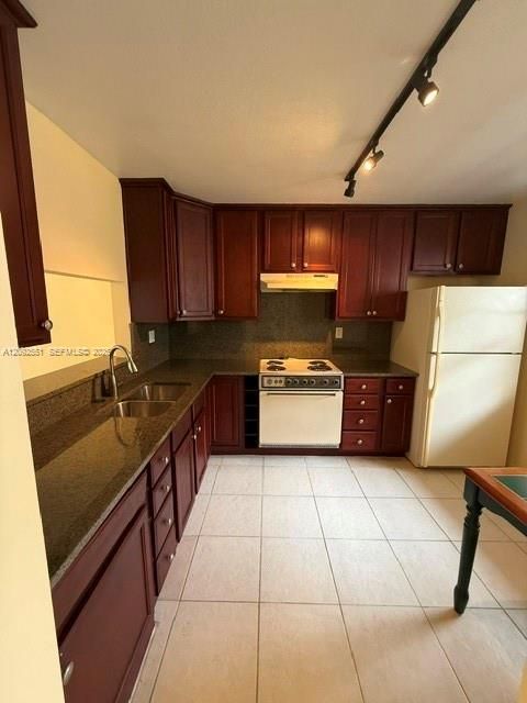 Activo con contrato: $80,000 (1 camas, 1 baños, 773 Pies cuadrados)