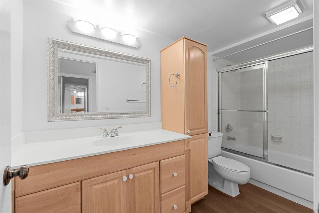 25-web-or-mls-A7408764