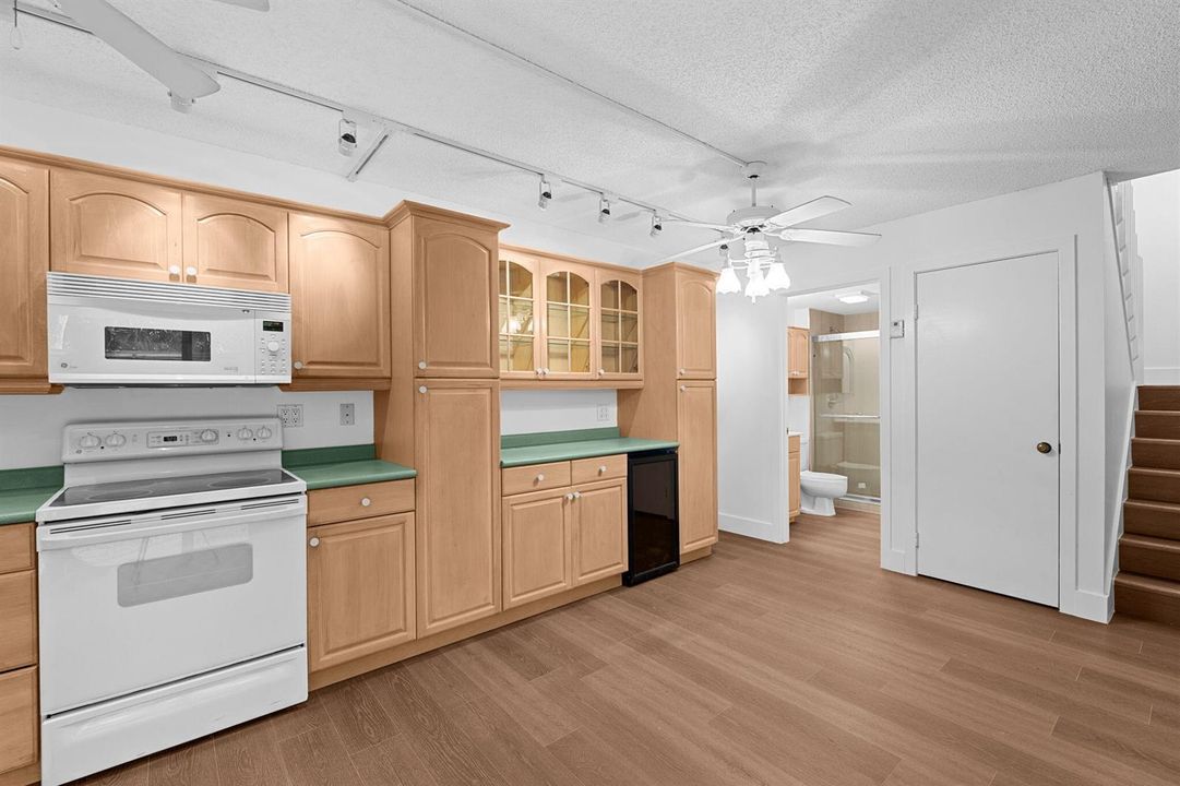 21-web-or-mls-A7408752