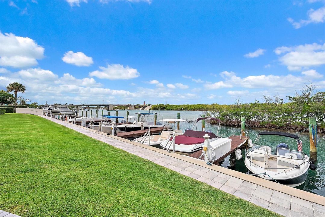 Dock
