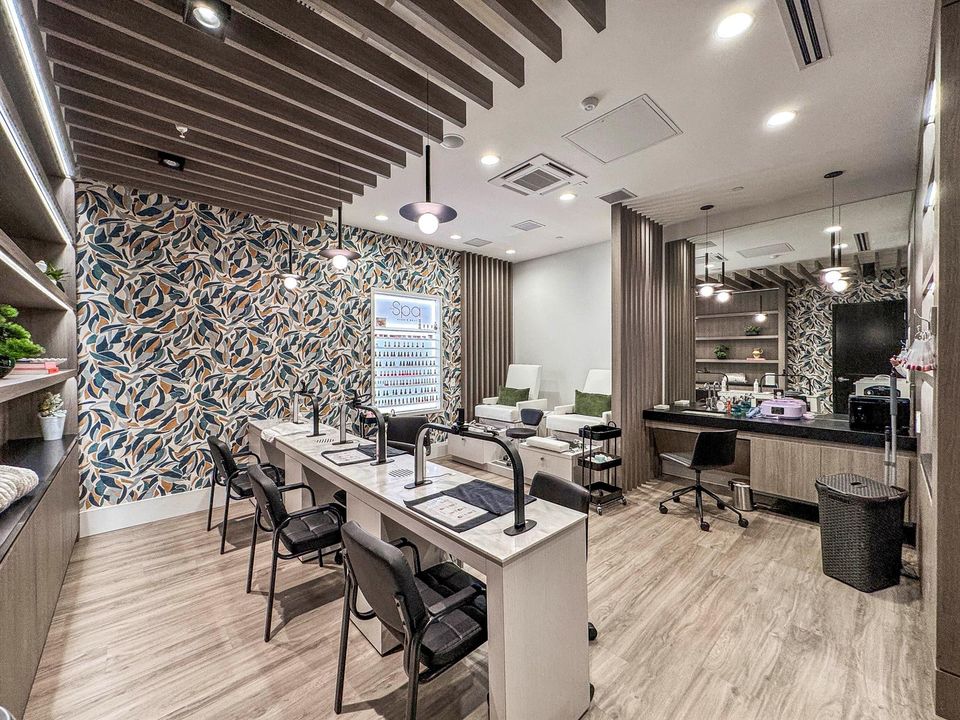 Full Service Salon & Spa