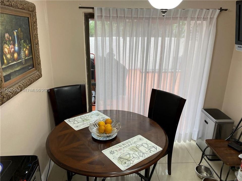 В аренду: $2,300 (2 спален, 2 ванн, 1422 Квадратных фут)