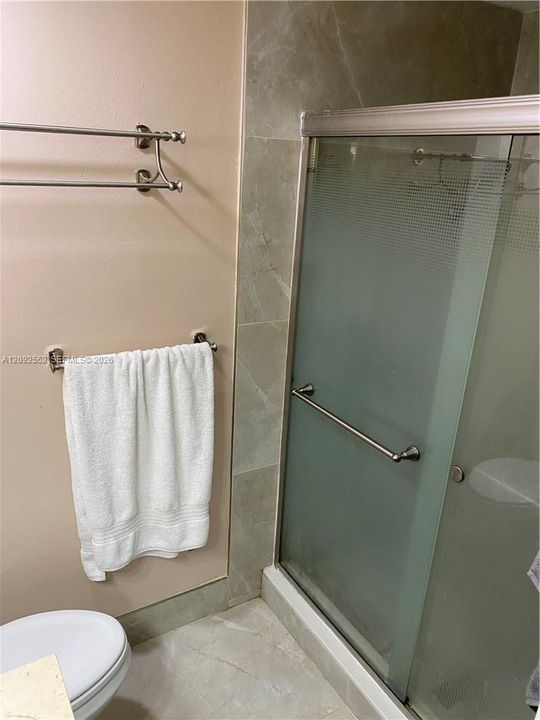 В аренду: $2,300 (2 спален, 2 ванн, 1422 Квадратных фут)