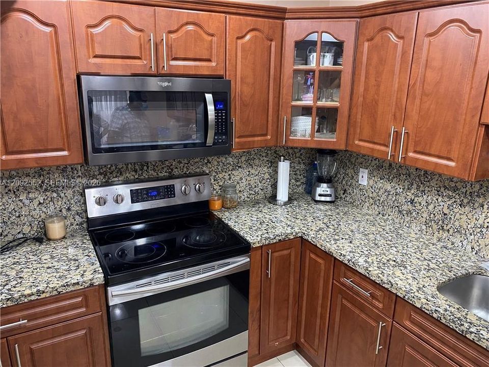 В аренду: $2,300 (2 спален, 2 ванн, 1422 Квадратных фут)