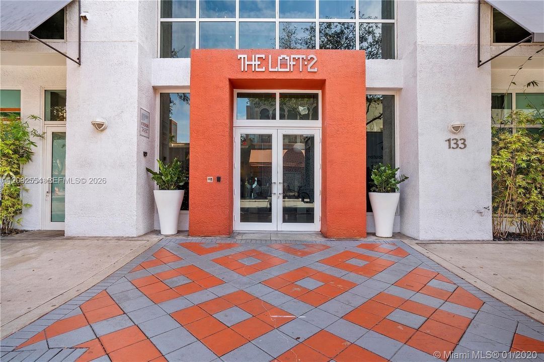 For Rent: $2,400 (1 beds, 1 baths, 662 Square Feet)