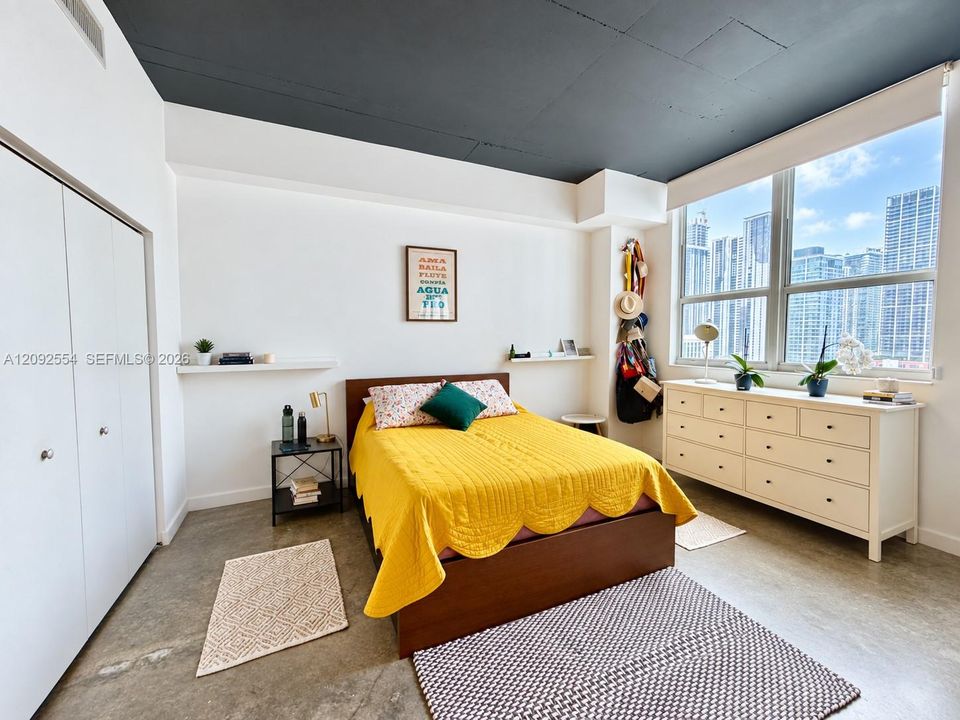 For Rent: $2,400 (1 beds, 1 baths, 662 Square Feet)