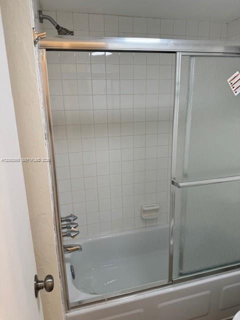 На продажу: $195,000 (2 спален, 2 ванн, 965 Квадратных фут)