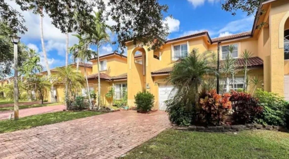 En Venta: $750,000 (3 camas, 3 baños, 1815 Pies cuadrados)
