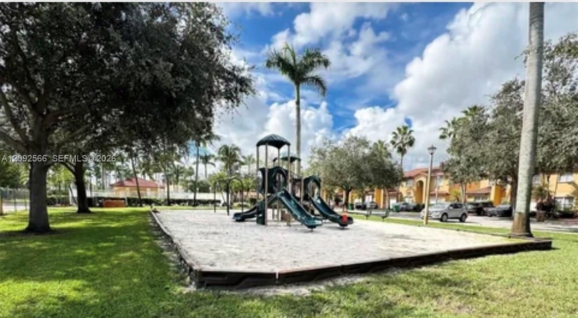 En Venta: $750,000 (3 camas, 3 baños, 1815 Pies cuadrados)
