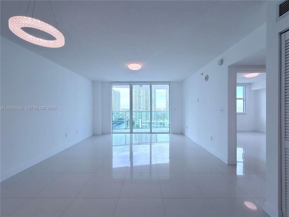 En Venta: $414,000 (1 camas, 1 baños, 757 Pies cuadrados)