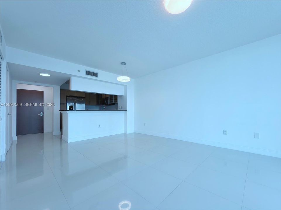 En Venta: $414,000 (1 camas, 1 baños, 757 Pies cuadrados)