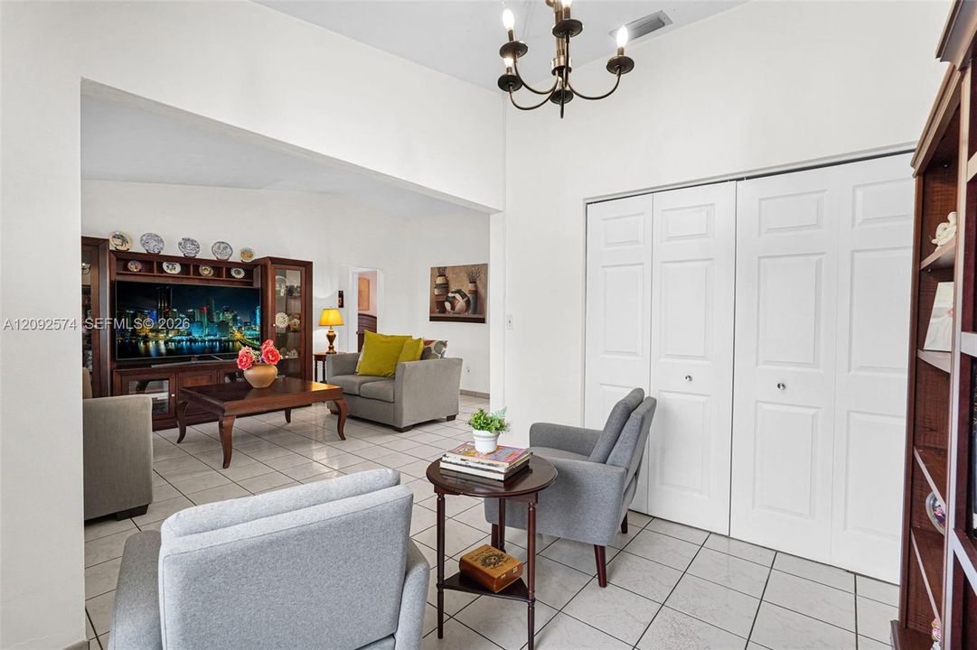 For Sale: $430,000 (3 beds, 1 baths, 1015 Square Feet)