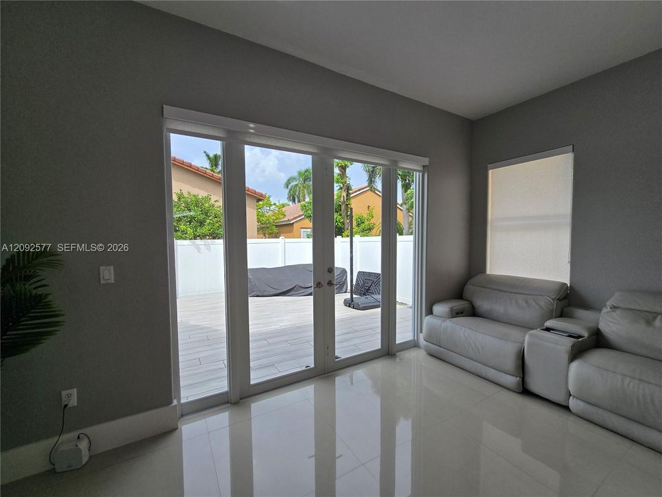 En Venta: $750,000 (3 camas, 2 baños, 2120 Pies cuadrados)