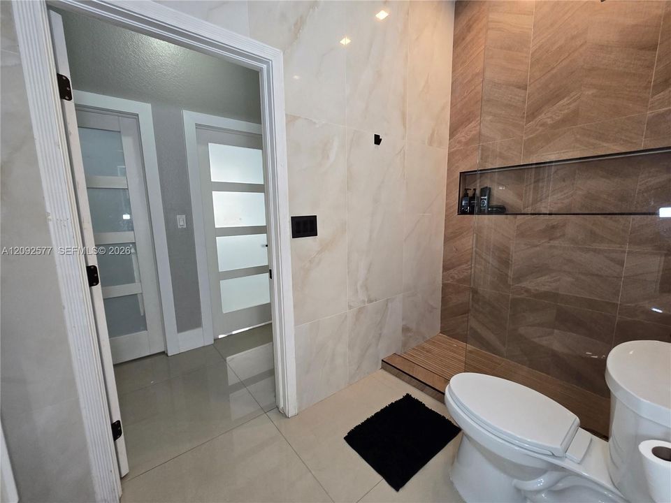 En Venta: $750,000 (3 camas, 2 baños, 2120 Pies cuadrados)