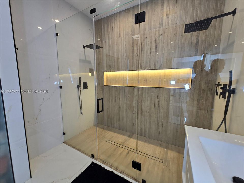 En Venta: $750,000 (3 camas, 2 baños, 2120 Pies cuadrados)