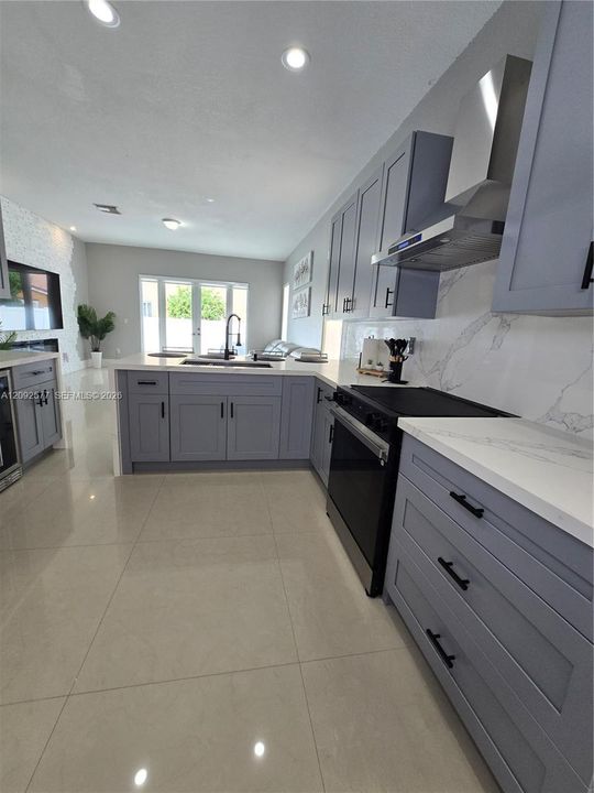 En Venta: $750,000 (3 camas, 2 baños, 2120 Pies cuadrados)